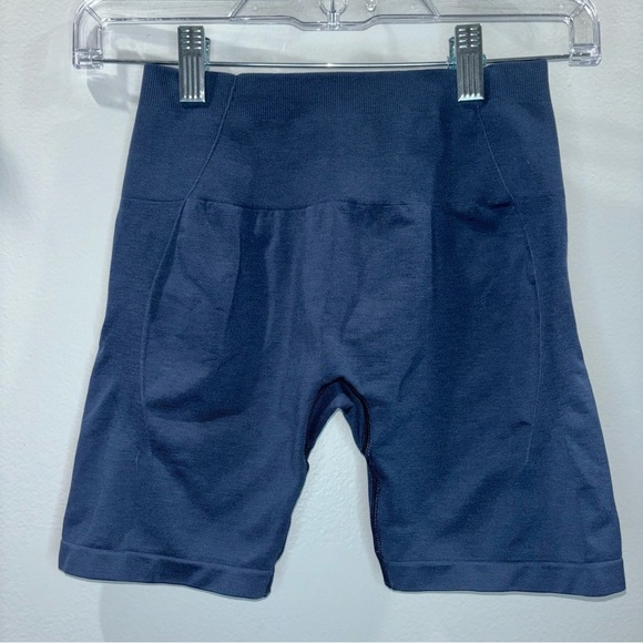 Women’s Best Navy Seamless Scrunch Gym Shorts | Size Small - Picture 3 of 7